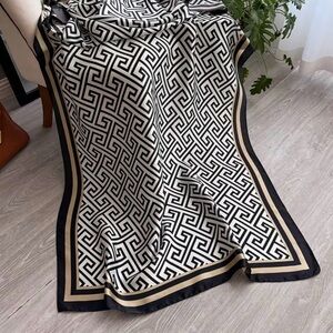 Classic Geometric Black & Cream Scarf